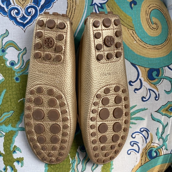 Tory Burch Gold Leather Driving Shoes Size 7.5 Excellent Condition - Picture 5 of 13